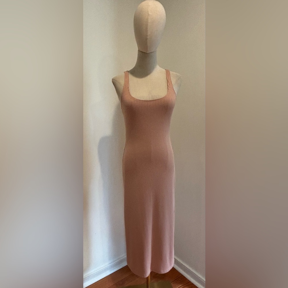 Urban Outfitters - muted pink ribbed midi dress - Size M